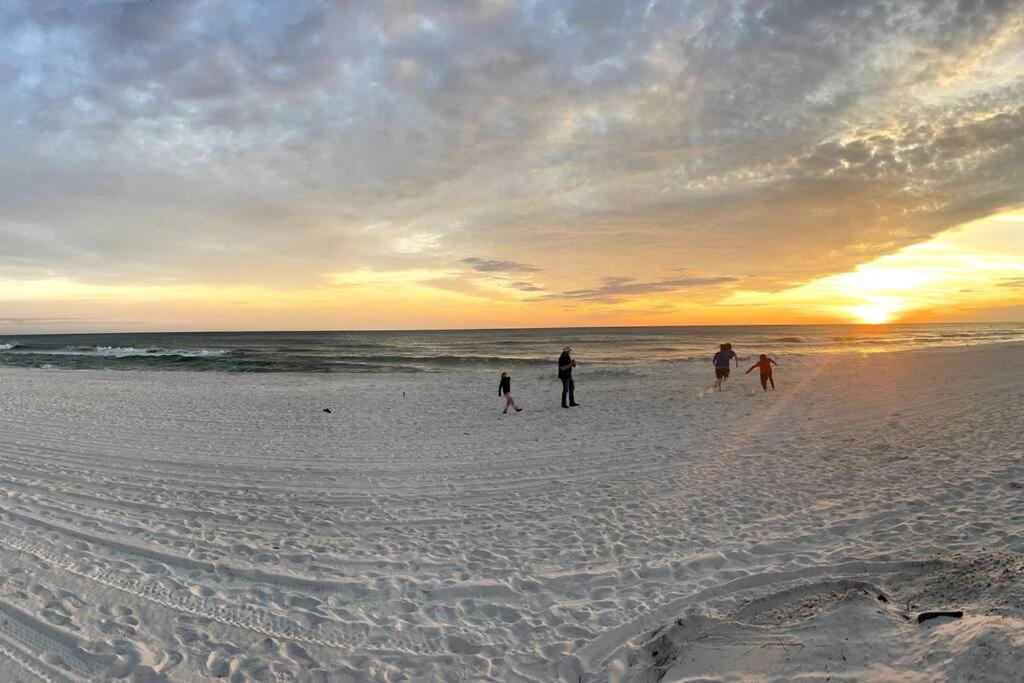 Lazy Palm 4 Pools Short Walk To Beach! Sleeps 5! Panama City Beach Exterior foto